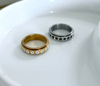Daisy Spinner Ring